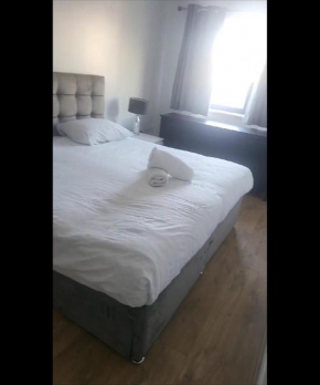 Broughton Comfy Den- Free WiFi, Netflix and Parking available!